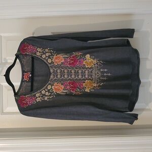 Johnny Was JW Los Angeles Grey floral embroidered Top Size Large